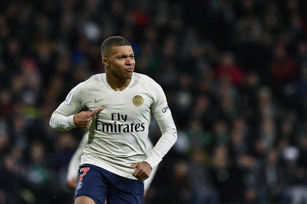 我国GDP首次跃上140万亿元新台阶